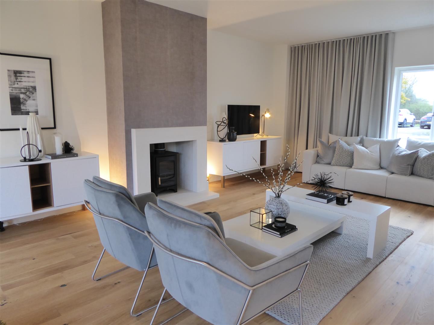 LIVING ROOM - Additional Picture